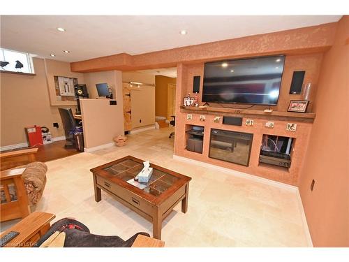 75 Lardner Street, Cambridge, ON - Indoor Photo Showing Living Room
