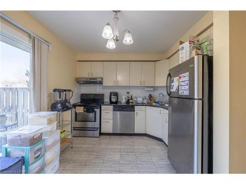 54-700 Osgoode Drive, London, ON - Indoor Photo Showing Kitchen