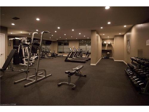 1205-330 Ridout Street North, London, ON - Indoor Photo Showing Gym Room