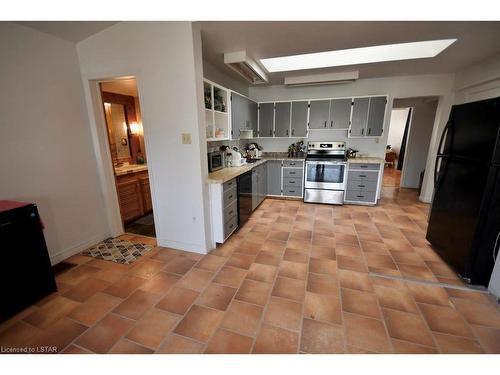 51 Bedford Road, London, ON - Indoor Photo Showing Kitchen