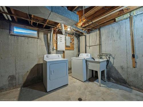 145 Banbury Road, London, ON - Indoor Photo Showing Laundry Room