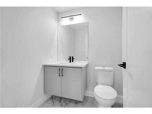 114-2082 Lumen Drive, London, ON - Indoor Photo Showing Bathroom