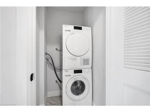 114-2082 Lumen Drive, London, ON - Indoor Photo Showing Laundry Room