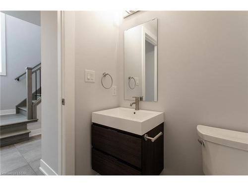 16-297 Whiting Street, Ingersoll, ON - Indoor Photo Showing Bathroom
