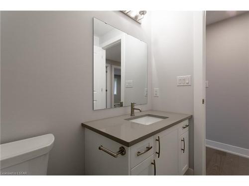 16-297 Whiting Street, Ingersoll, ON - Indoor Photo Showing Bathroom