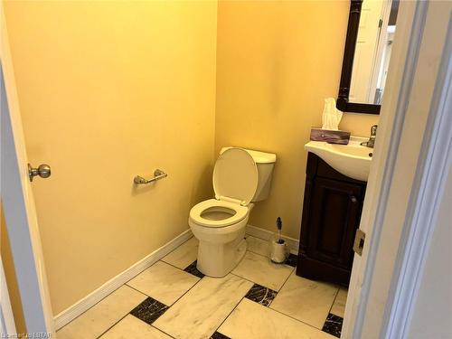 252 Lemon Grass Crescent, Kitchener, ON - Indoor Photo Showing Bathroom