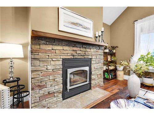 3 Braesyde Avenue, London, ON - Indoor Photo Showing Living Room With Fireplace