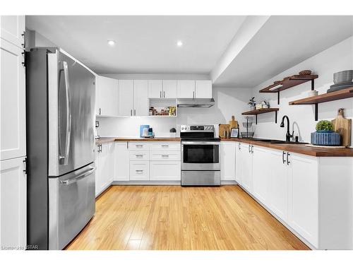 3 Braesyde Avenue, London, ON - Indoor Photo Showing Kitchen