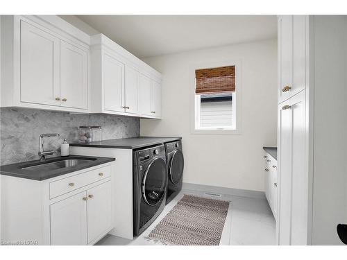 1877 Trailsway Drive, London, ON - Indoor Photo Showing Laundry Room