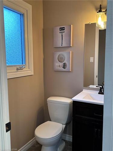 18-720 Deveron Crescent, London, ON - Indoor Photo Showing Bathroom