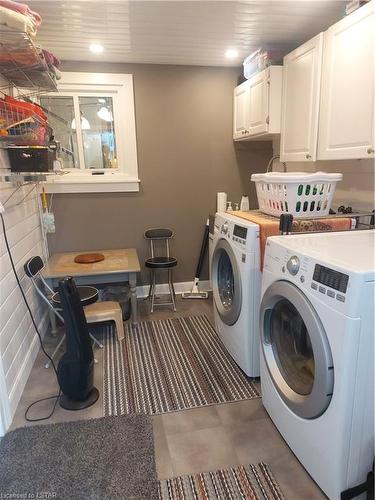 231 Pebble Beach Parkway, Grand Bend, ON - Indoor Photo Showing Laundry Room