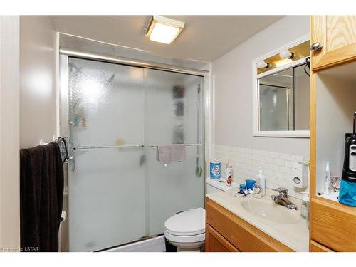 217 Maple Street, West Lorne, ON - Indoor Photo Showing Bathroom