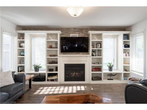 38 Winders Trail, Ingersoll, ON - Indoor Photo Showing Living Room With Fireplace