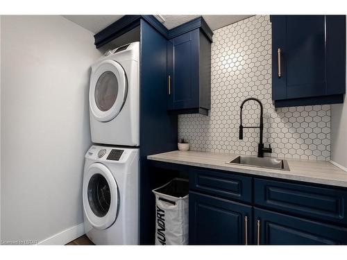 38 Winders Trail, Ingersoll, ON - Indoor Photo Showing Laundry Room