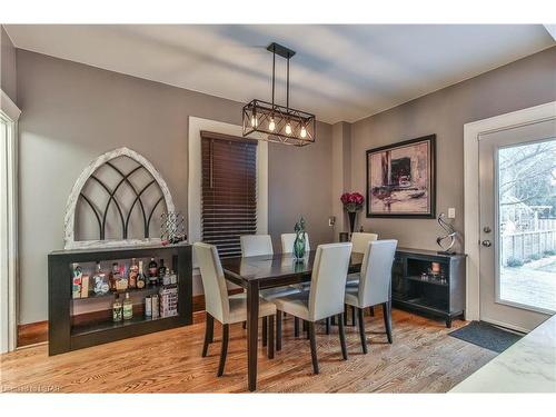 250 Briscoe Street E, London, ON - Indoor Photo Showing Dining Room