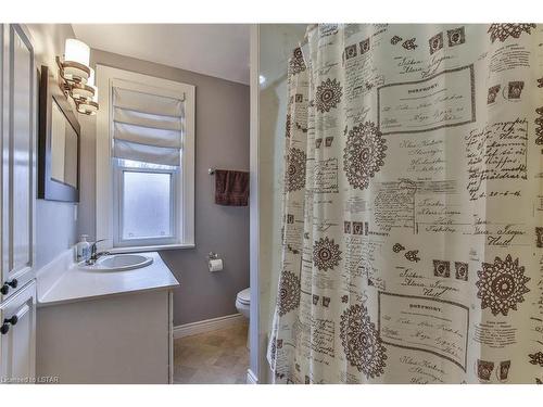 250 Briscoe Street E, London, ON - Indoor Photo Showing Bathroom