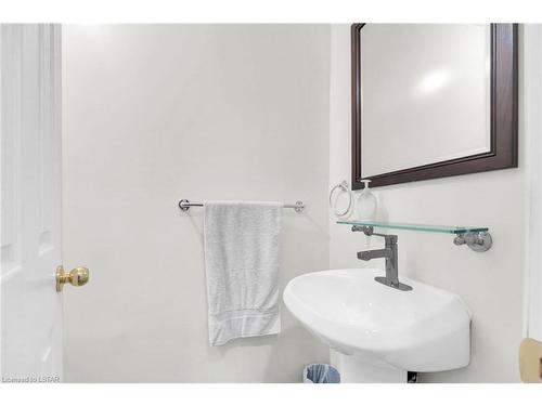 25675 Carroll Line, West Elgin, ON - Indoor Photo Showing Bathroom
