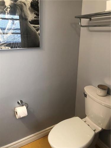 476 Colborne Street, London, ON - Indoor Photo Showing Bathroom