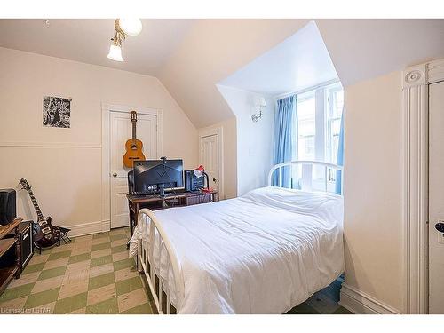 476 Colborne Street, London, ON - Indoor Photo Showing Bathroom