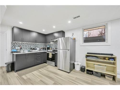 1852 Aldersbrook Road, London, ON - Indoor Photo Showing Kitchen With Upgraded Kitchen