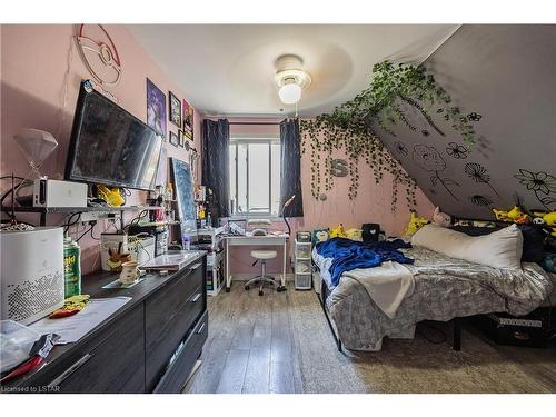 514-516 Philip Street, London, ON - Indoor Photo Showing Bedroom