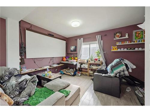 514-516 Philip Street, London, ON - Indoor Photo Showing Living Room