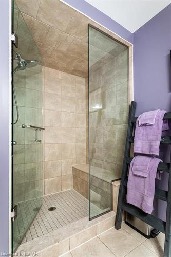 44 Madonna Drive, Hamilton, ON - Indoor Photo Showing Bathroom
