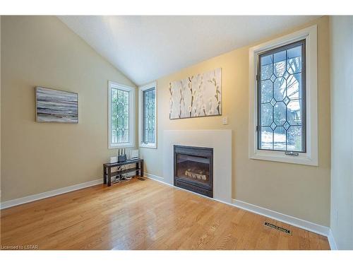 151 Orkney Crescent, London, ON - Indoor Photo Showing Living Room With Fireplace