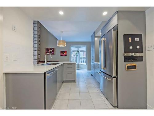 151 Orkney Crescent, London, ON - Indoor Photo Showing Kitchen