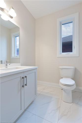 240 Leitch Street, Dutton, ON - Indoor Photo Showing Bathroom