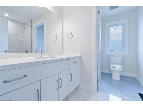 240 Leitch Street, Dutton, ON - Indoor Photo Showing Bathroom