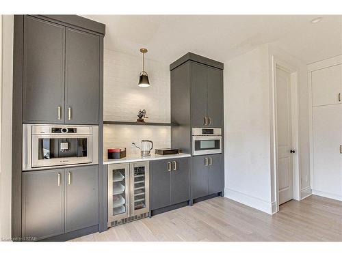 1717 Upper West Avenue, London, ON - Indoor Photo Showing Kitchen