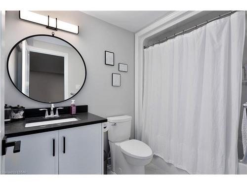 10-2022 Upperpoint Boulevard, London, ON - Indoor Photo Showing Bathroom