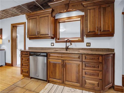 13660 Longwoods Road, Thamesville, ON - Indoor Photo Showing Kitchen