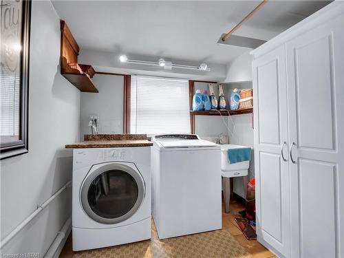 13660 Longwoods Road, Thamesville, ON - Indoor Photo Showing Laundry Room