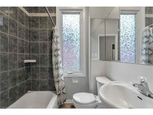 147 Wilson Avenue, London, ON - Indoor Photo Showing Bathroom