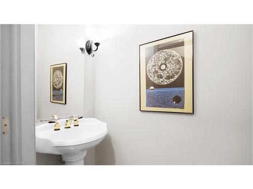 454 Whisker Street, London, ON - Indoor Photo Showing Bathroom