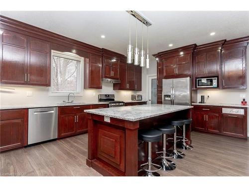 520 Norfolk County Road W, Fairground, ON - Indoor Photo Showing Kitchen With Upgraded Kitchen