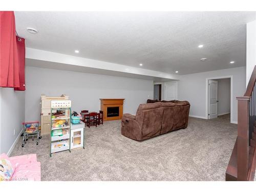 520 Norfolk County Road W, Fairground, ON - Indoor Photo Showing Other Room