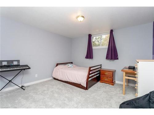 520 Norfolk County Road W, Fairground, ON - Indoor Photo Showing Bedroom
