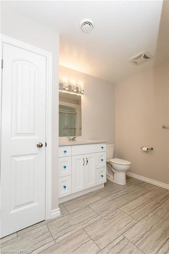 520 Norfolk County Road W, Fairground, ON - Indoor Photo Showing Bathroom