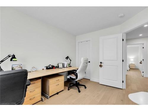 7246 Silver Creek Circle, London, ON - Indoor Photo Showing Office