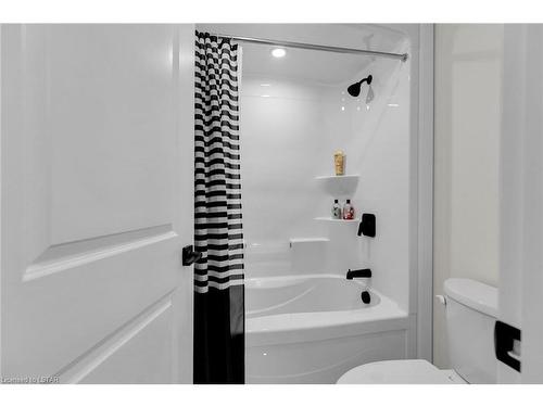 7246 Silver Creek Circle, London, ON - Indoor Photo Showing Bathroom