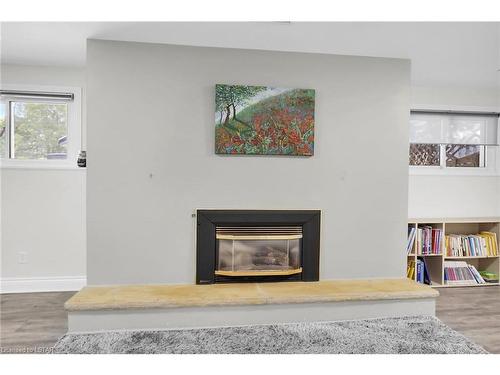 43 Finsbury Crescent, London, ON - Indoor Photo Showing Living Room With Fireplace