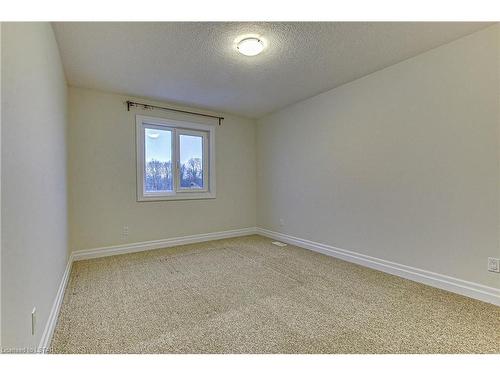 1889 Cedarpark Drive, London, ON - Indoor Photo Showing Other Room