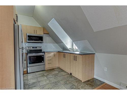 106 High Street, London, ON - Indoor Photo Showing Kitchen With Double Sink