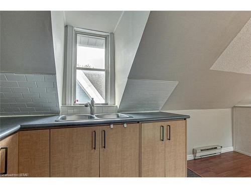 106 High Street, London, ON - Indoor Photo Showing Kitchen With Double Sink
