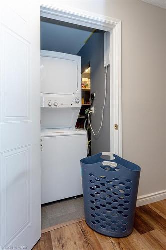 201-440 Wellington Street, St. Thomas, ON - Indoor Photo Showing Laundry Room