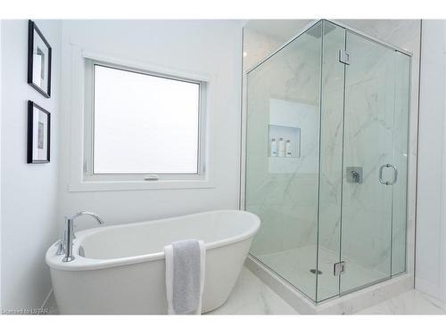 10 Doral Court, St. Thomas, ON - Indoor Photo Showing Bathroom