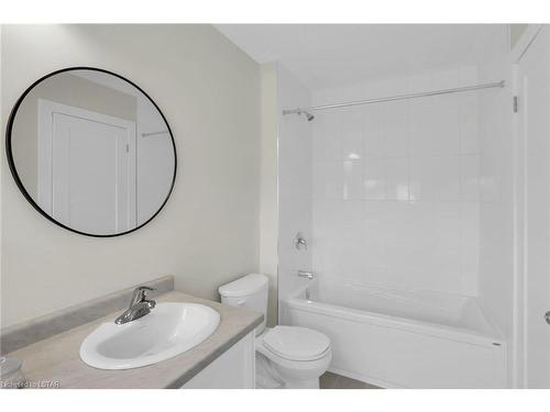 2657 Bobolink Lane, London, ON - Indoor Photo Showing Bathroom